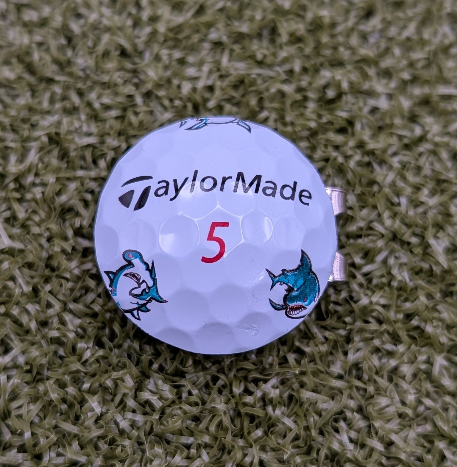 TaylorMade Golf Ball Marker With Magnetic Clip Usa Tp5 Tp5x Shark Week Tour