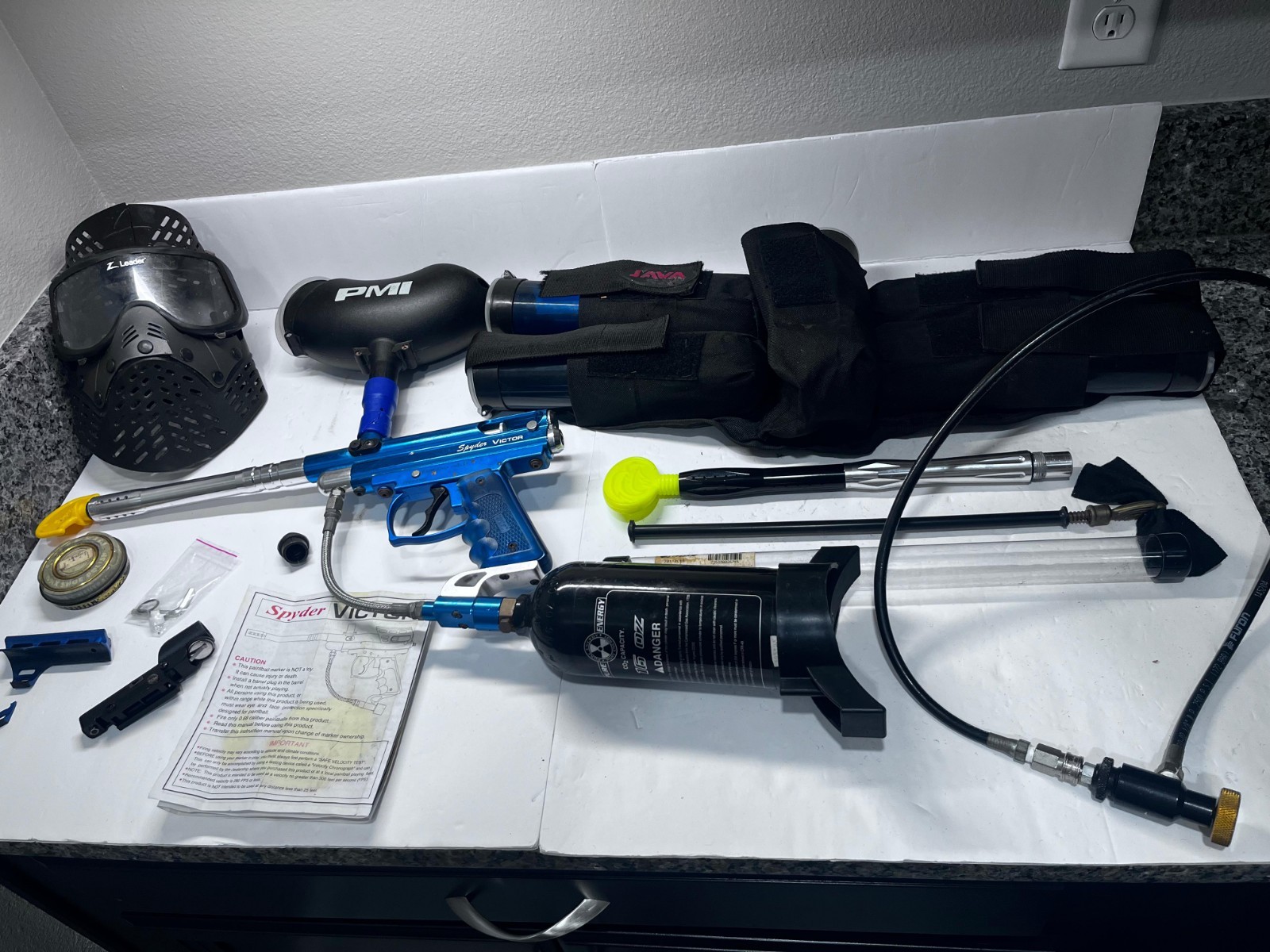 Spyder Victor Empire Tactical Paintball Gun Semi-Auto w/ Accessories. Untested