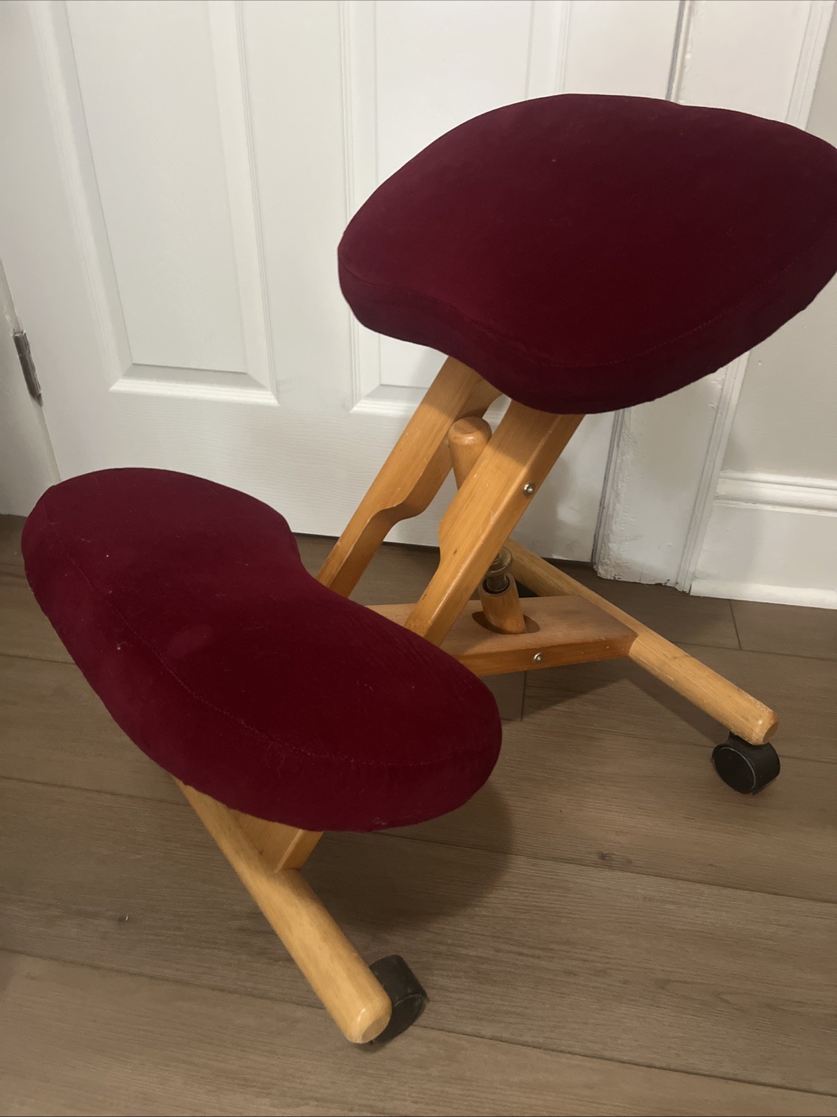 Ergonomic Kneeling Chair
