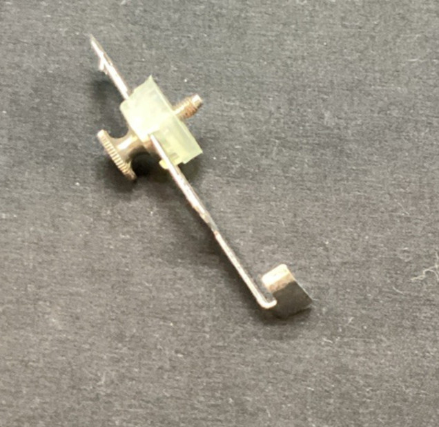 SINGER 756 Touch & Sew Sewing Machine Replacement #161172 Seam Guide Attachment