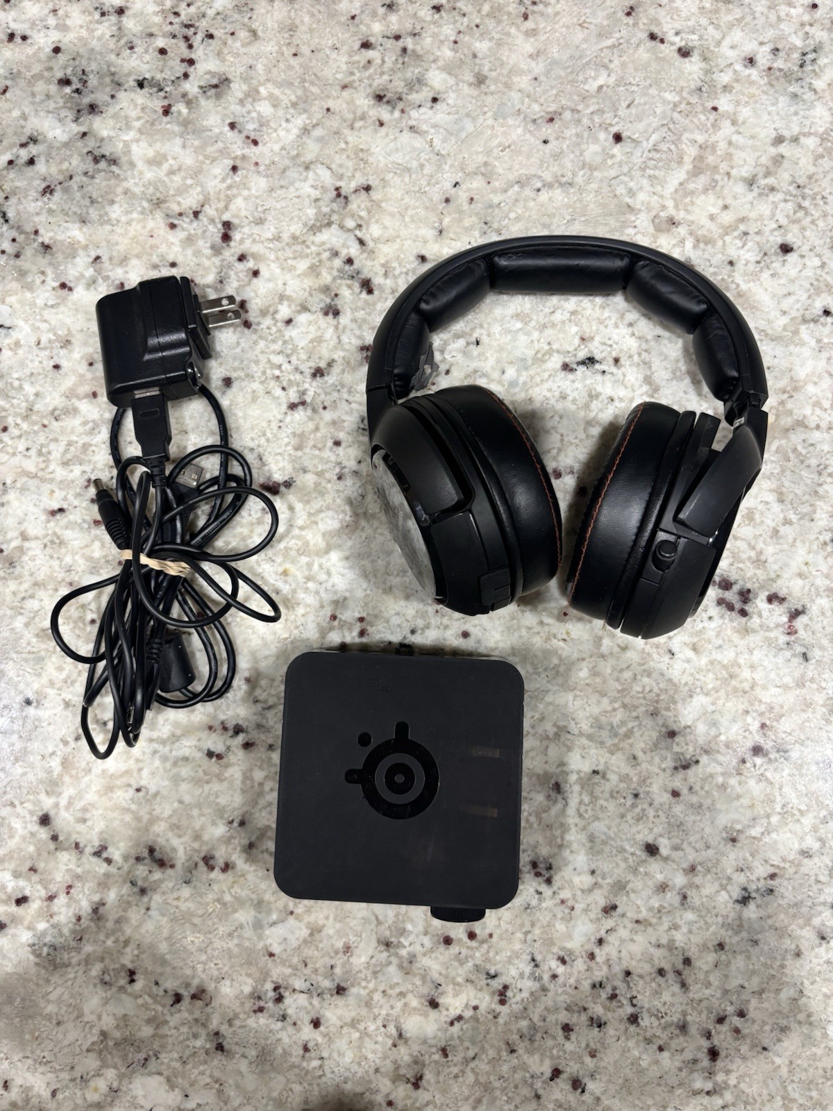 SteelSeries Siberia 840 Wireless Gaming Headset w/ Transmitter + 2 Batteries