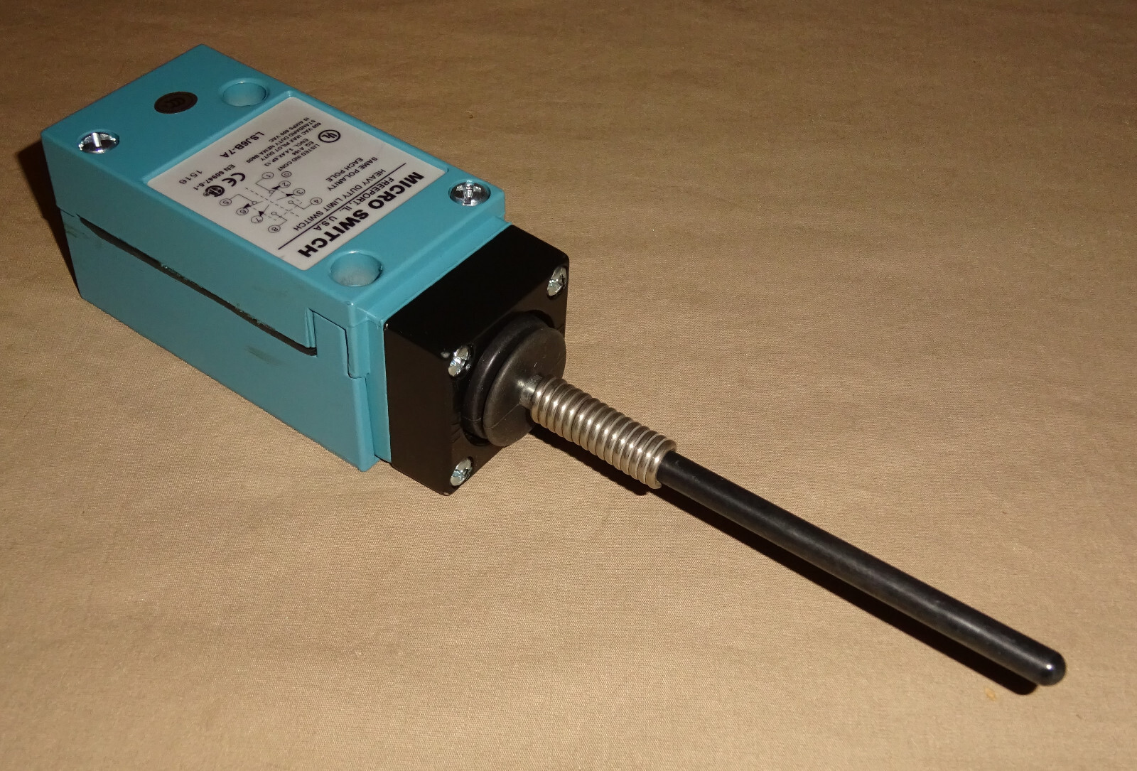 Honeywell Microswitch LSJ6B-7A Limit Switch LSJ6B7A NEW