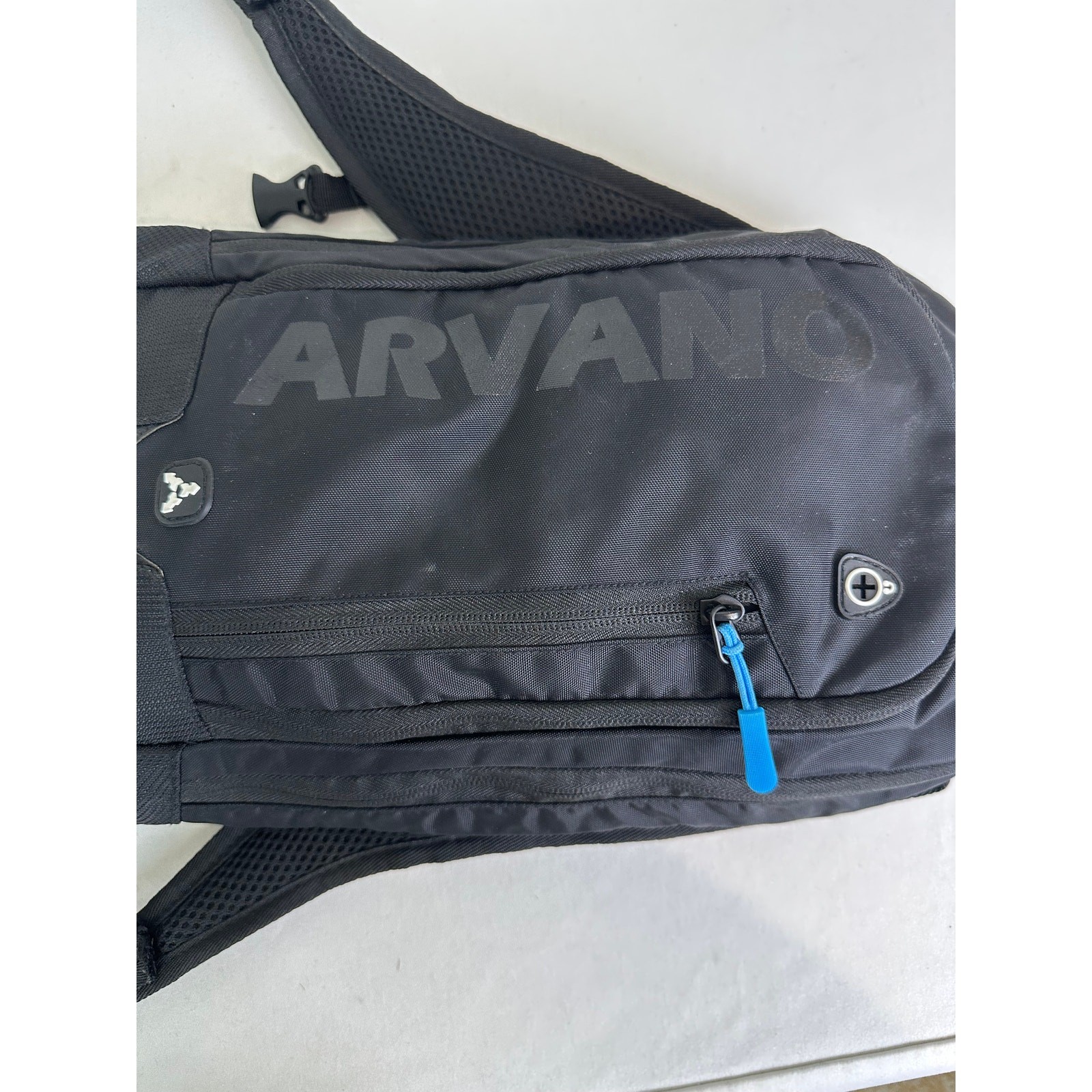 Arvano Hydration Backpack Lightweight Cycling Hiking Daypack Black Adjustable