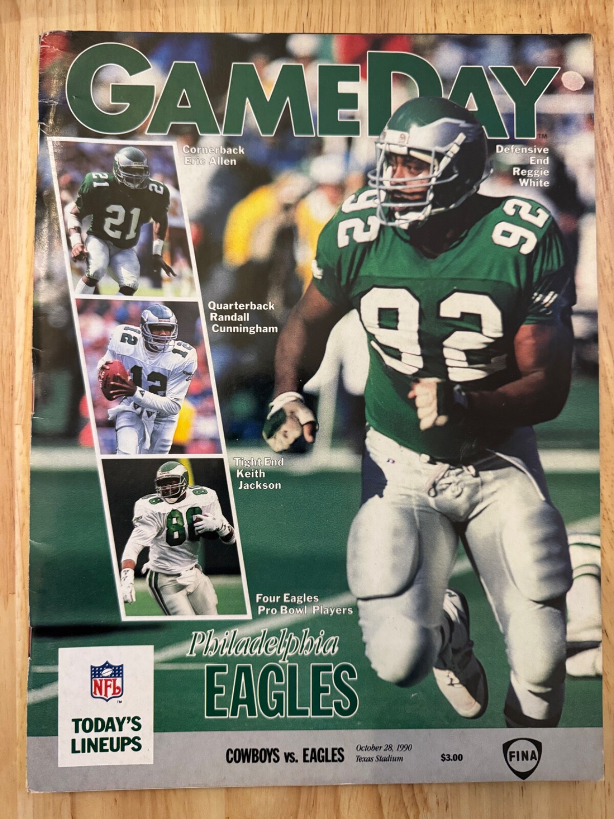 1990 NFL GAMEDAY Magazine Program  REGGIE WHHITE/ Cunningham- Cowboys VS Eagles!