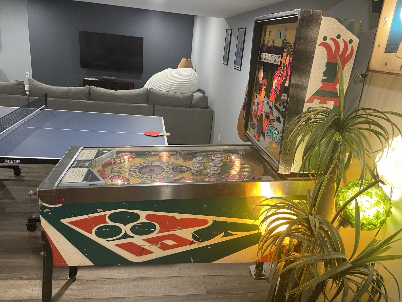 1970 Straight Flush Pinball Machine