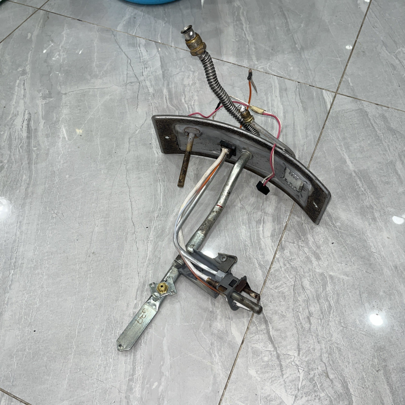 AO Smith 18 Inch Burner Assembly 321165-000 CS8840B1109