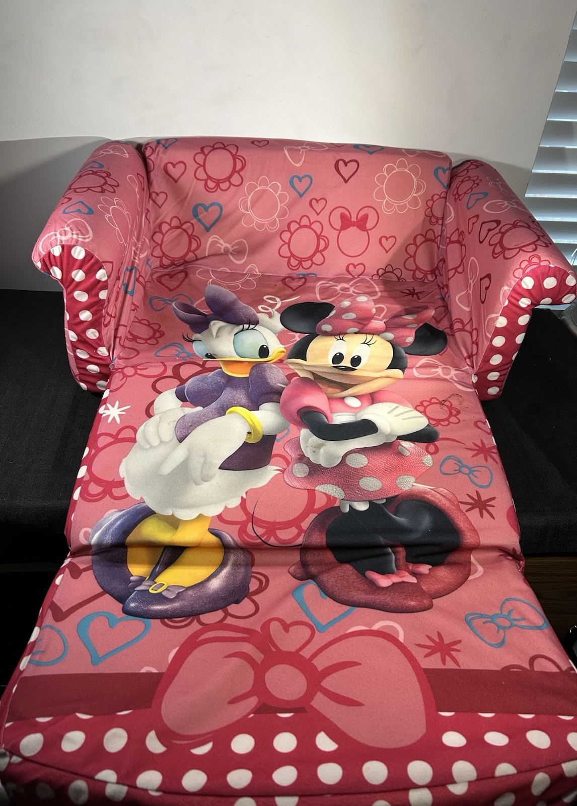 Kids 2-in-1 Flip Open Foam Sofa Bed, Minnie Mouse And Daisy Duck 29 Inch!