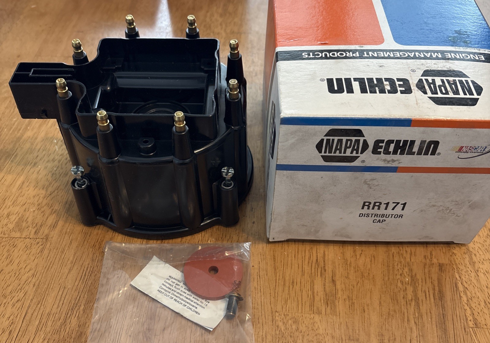 NAPA Echlin Distributor Cap - RR171 (SW42) USA made