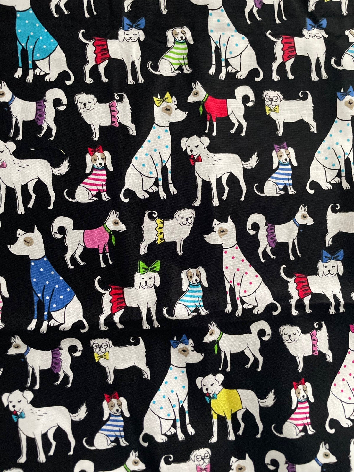 1+ YARD DIVA DOGS 100% COTTON by BROTHER SISTER DESIGN STUDIO B94-PP-P43