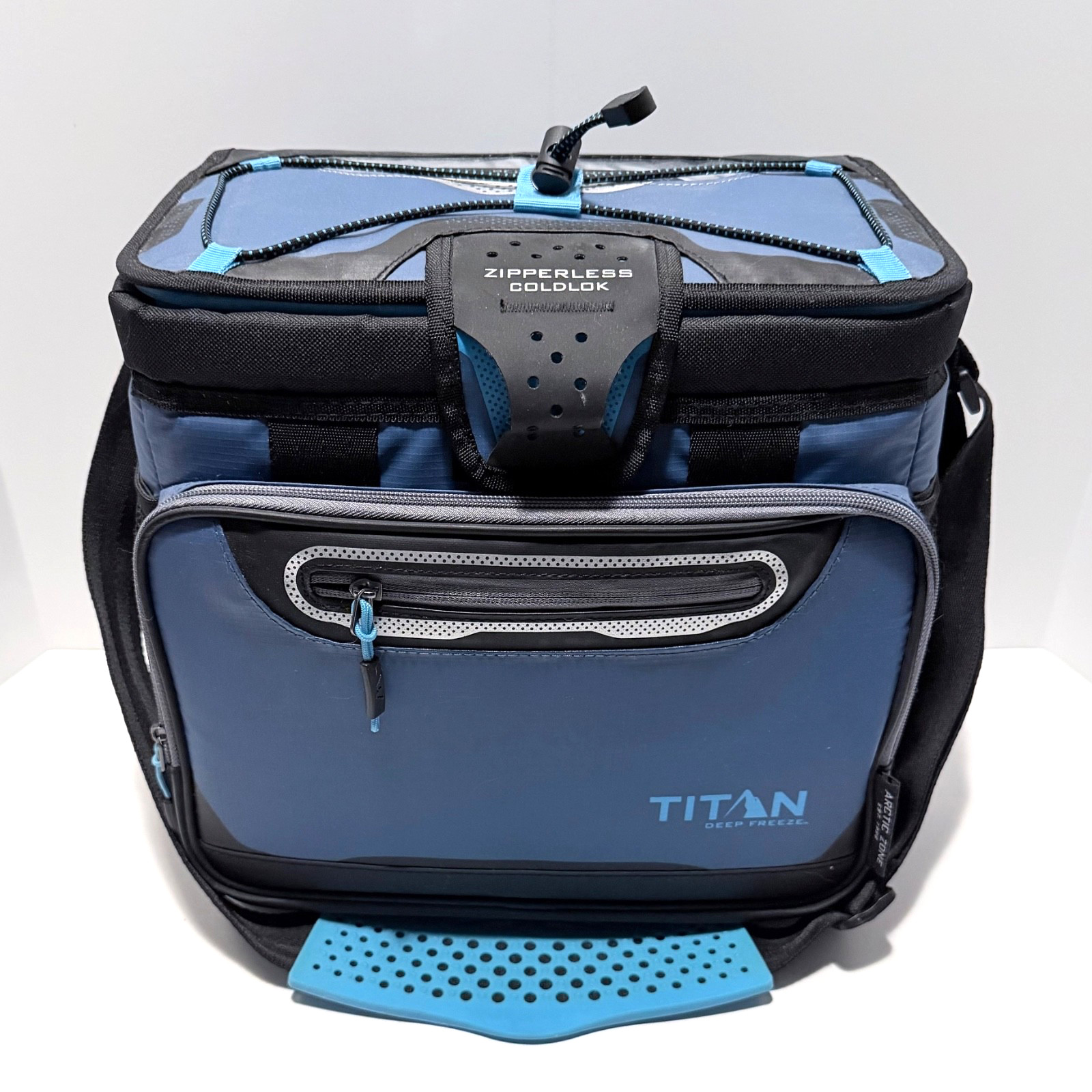 Arctic Zone TITAN Deep Freeze 16 Can Cooler ZIPPERLESS Blue Hardbody Tray NWOT