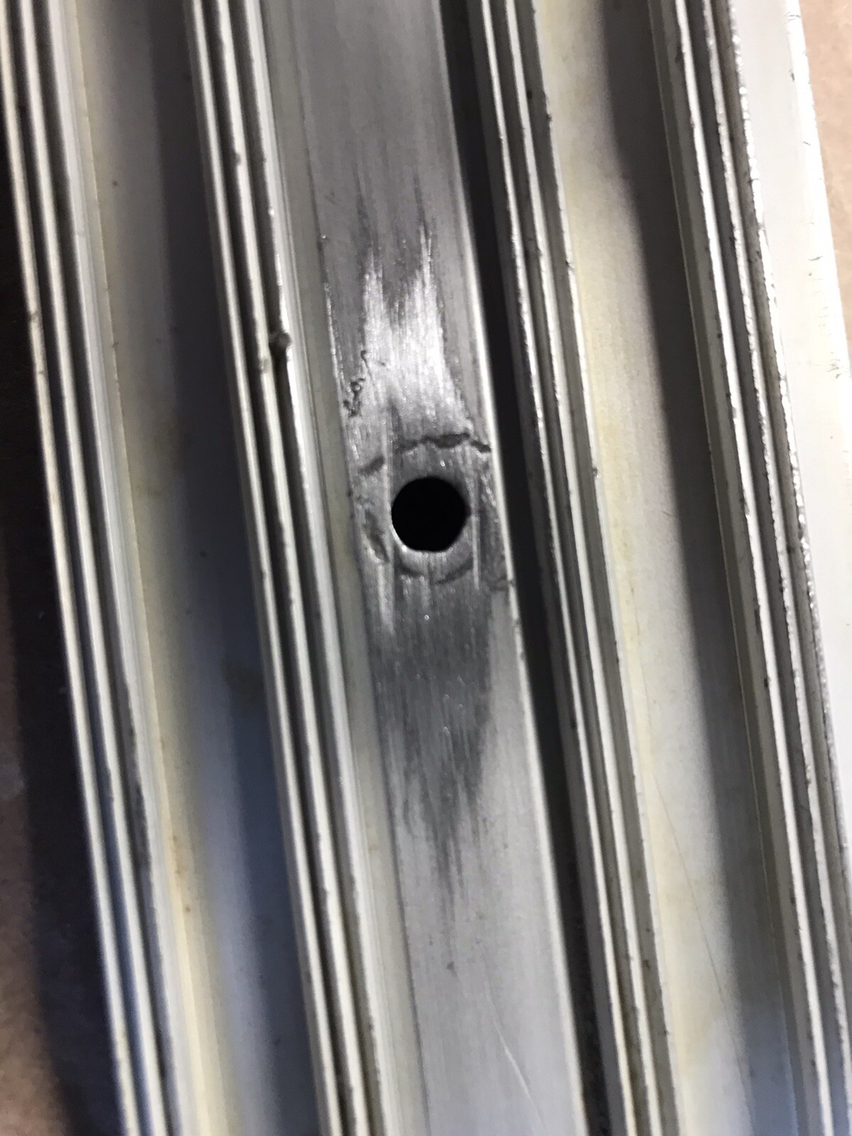 1983 INTERNATIONAL 9670 OUTER DOOR SILL