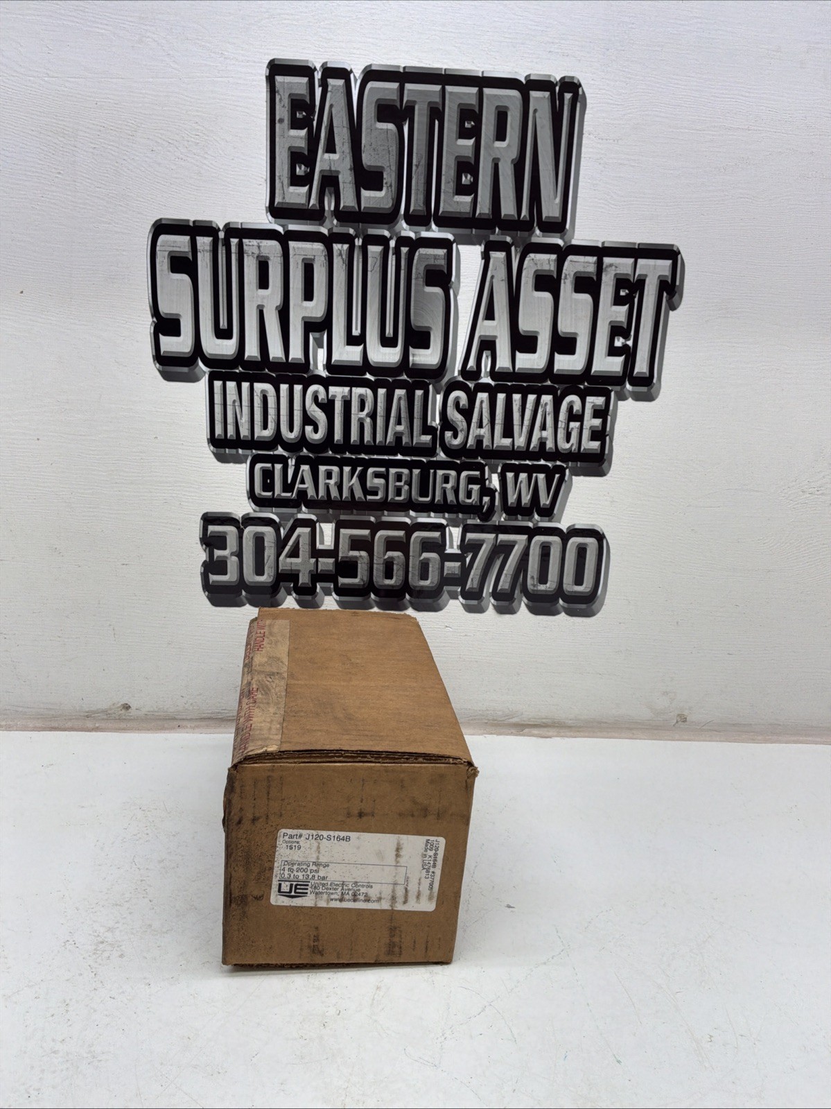United Electric Explosion-Proof Pressure Switch J120-S164B SEALED NIB