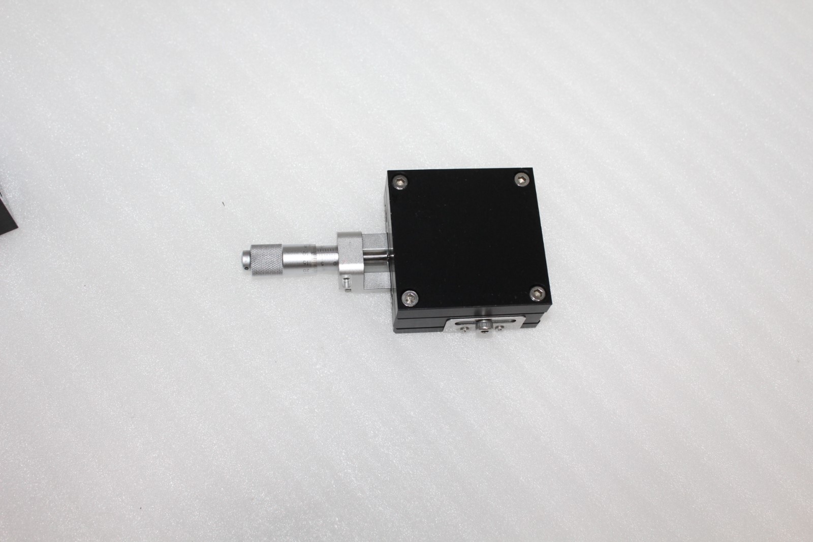Sigma koki X-axis Linear Stage Table 60x60mm Stroke Length +/- 8mm & Base Holder