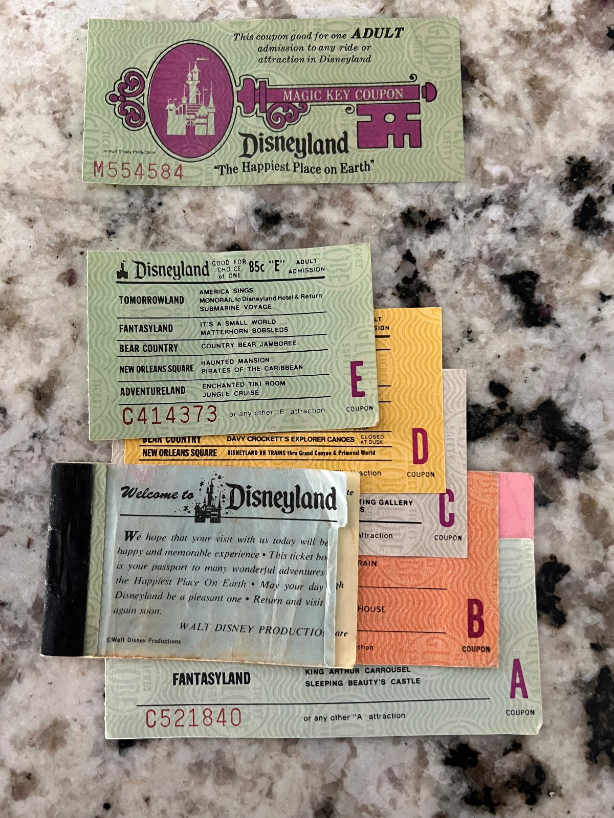 GENUINE ADULT  OLD VINTAGE DISNEYLAND  TICKET BOOK A-E - SEP 1974 POOR CONDITION