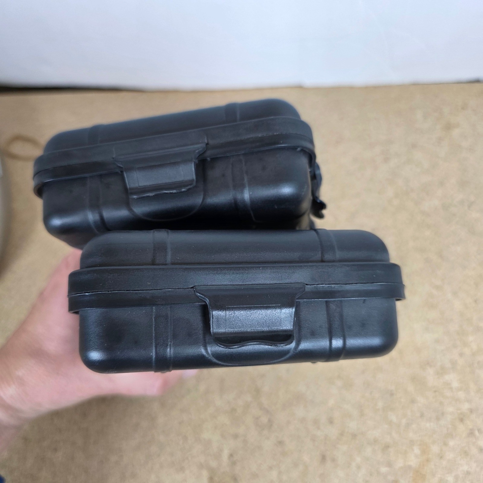 Shadowhawk Tactical Flashlight Hard Cases with Battery Charger only camping