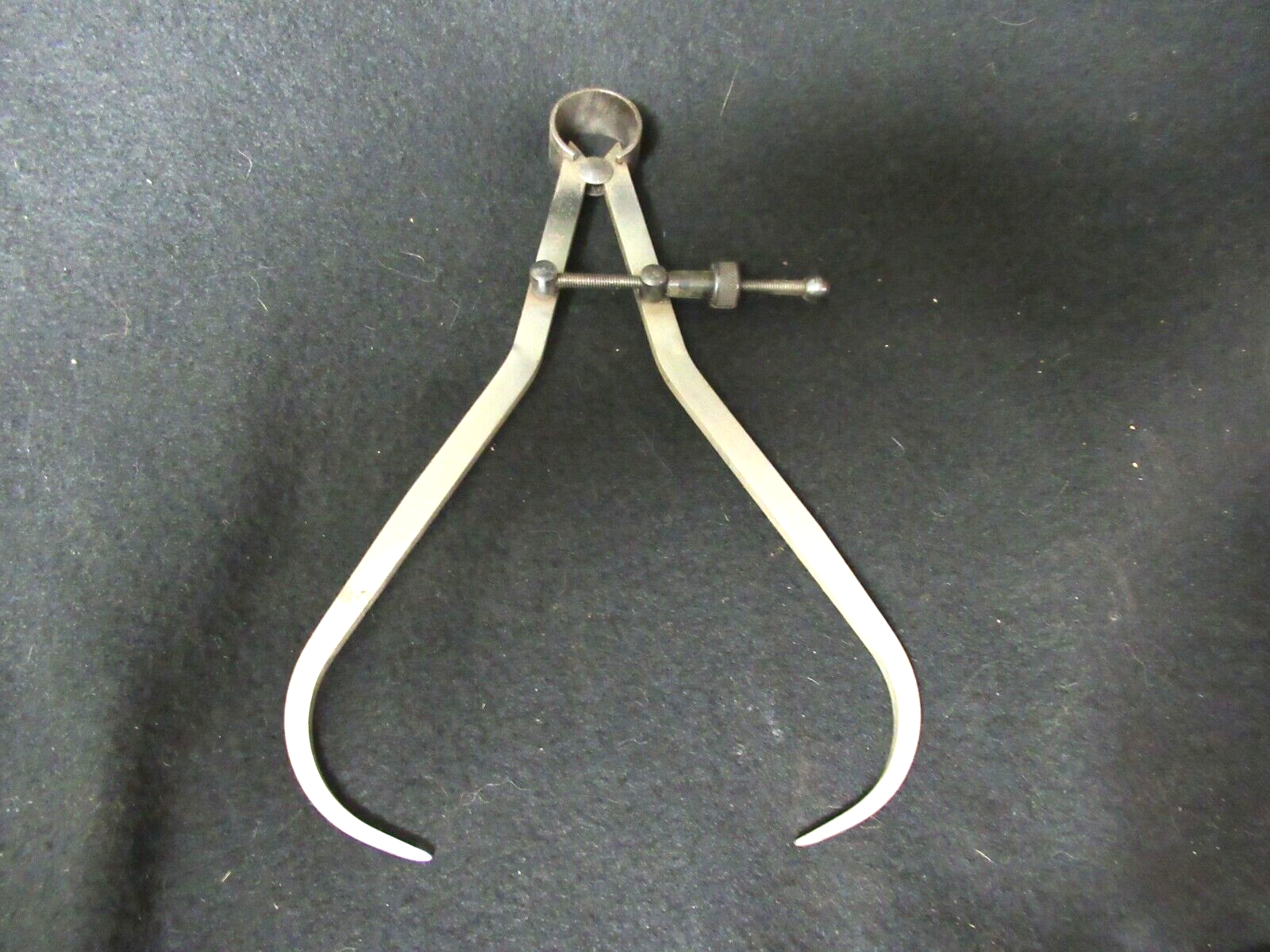 Marke Hirch 6-Inch Outside Caliper.