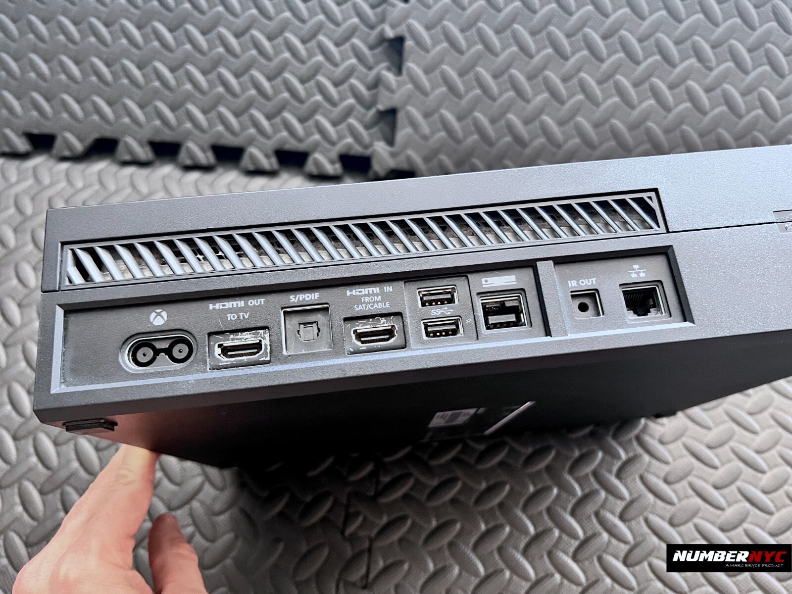 Microsoft Xbox One 1540 500GB Console Open & Tested - Working Great