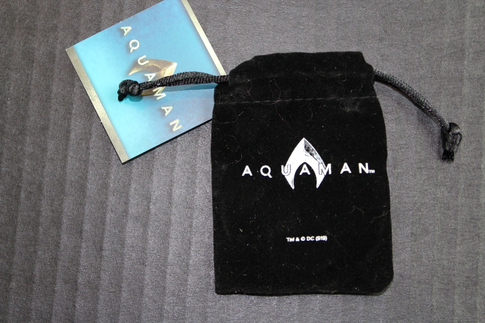 DC Aquaman / Black Manta Coin with Bag Fight For Justice - Loot Crate EXCLUSIVE