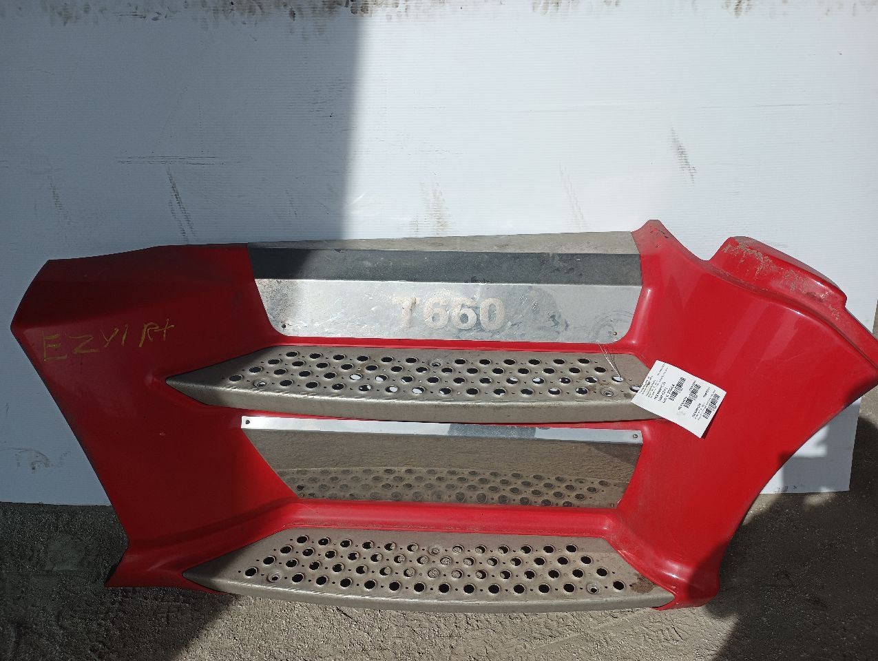 A77-1043R Kenworth T660 Right Passenger Side Skirt  (11739300
