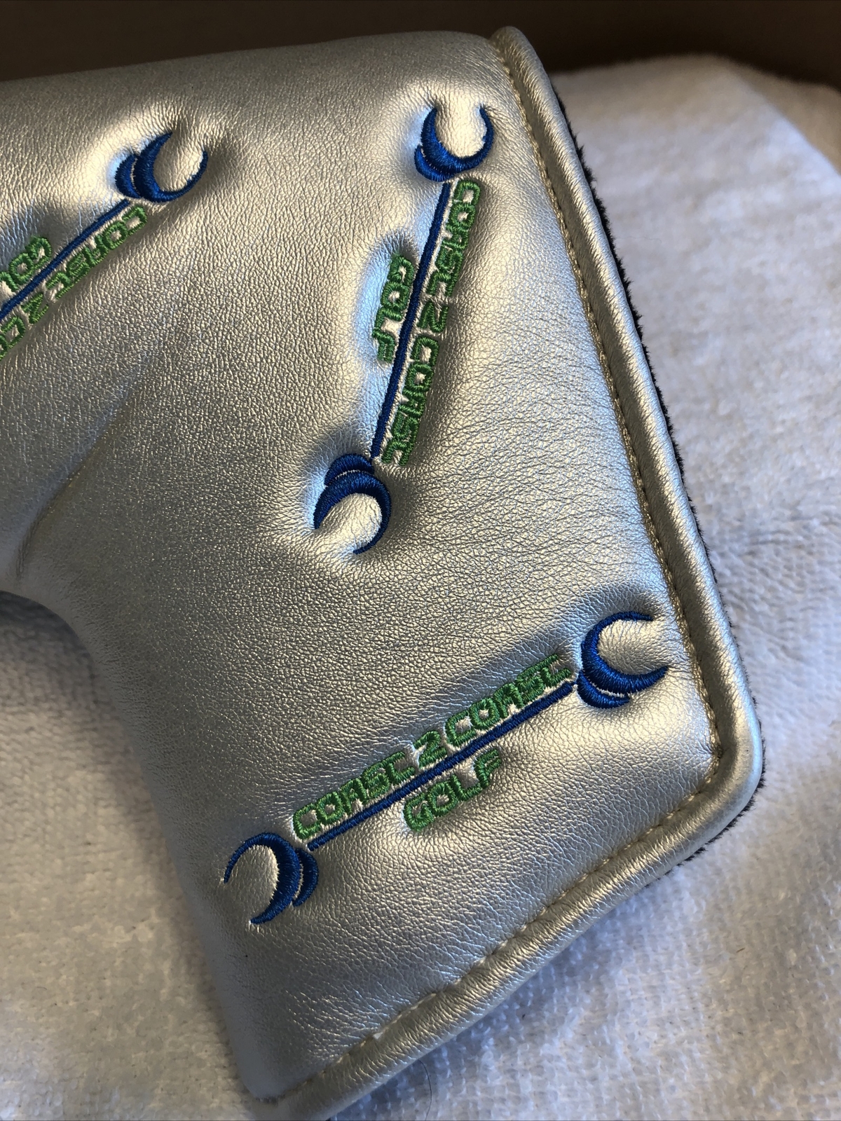 Silver coast 2 coast golf blade putter cover