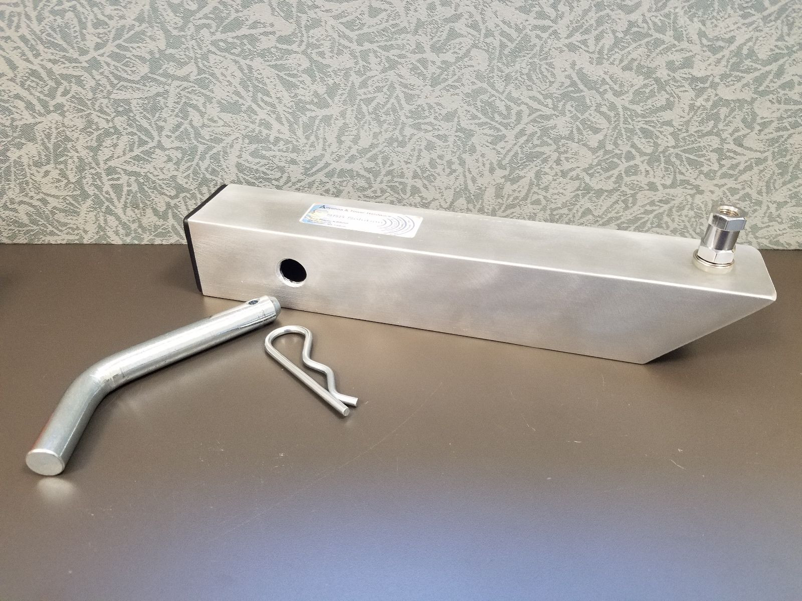 VHF/HF MOBILE ANTENNA MOUNT (TRAILER HITCH MOUNT)
