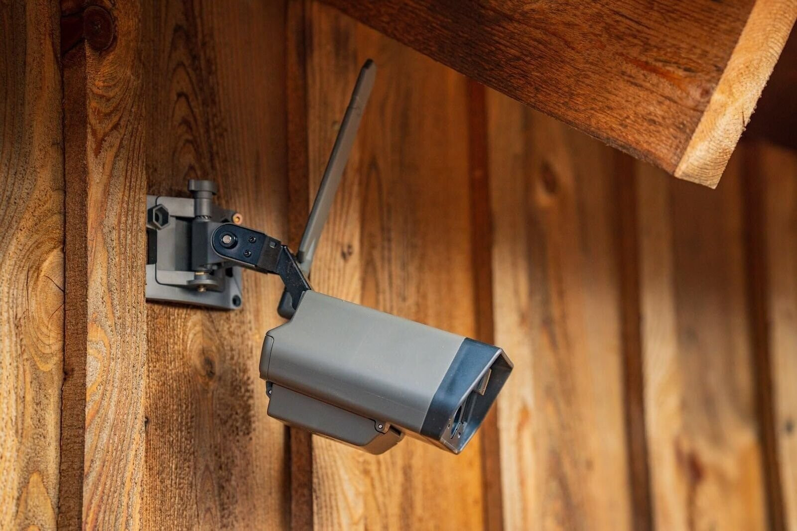 TACTACAM Defend Cellular Security Camera - No WiFi Required - Motion...