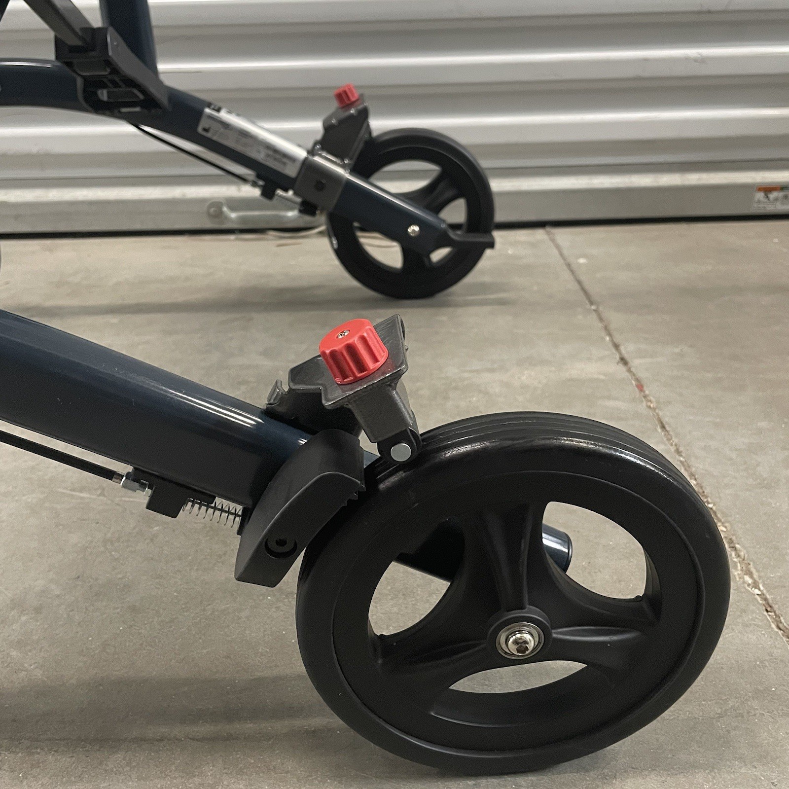 Triumph Escape HD Rollator - Low - Triumph Mobility - 500-30217 - Foldable