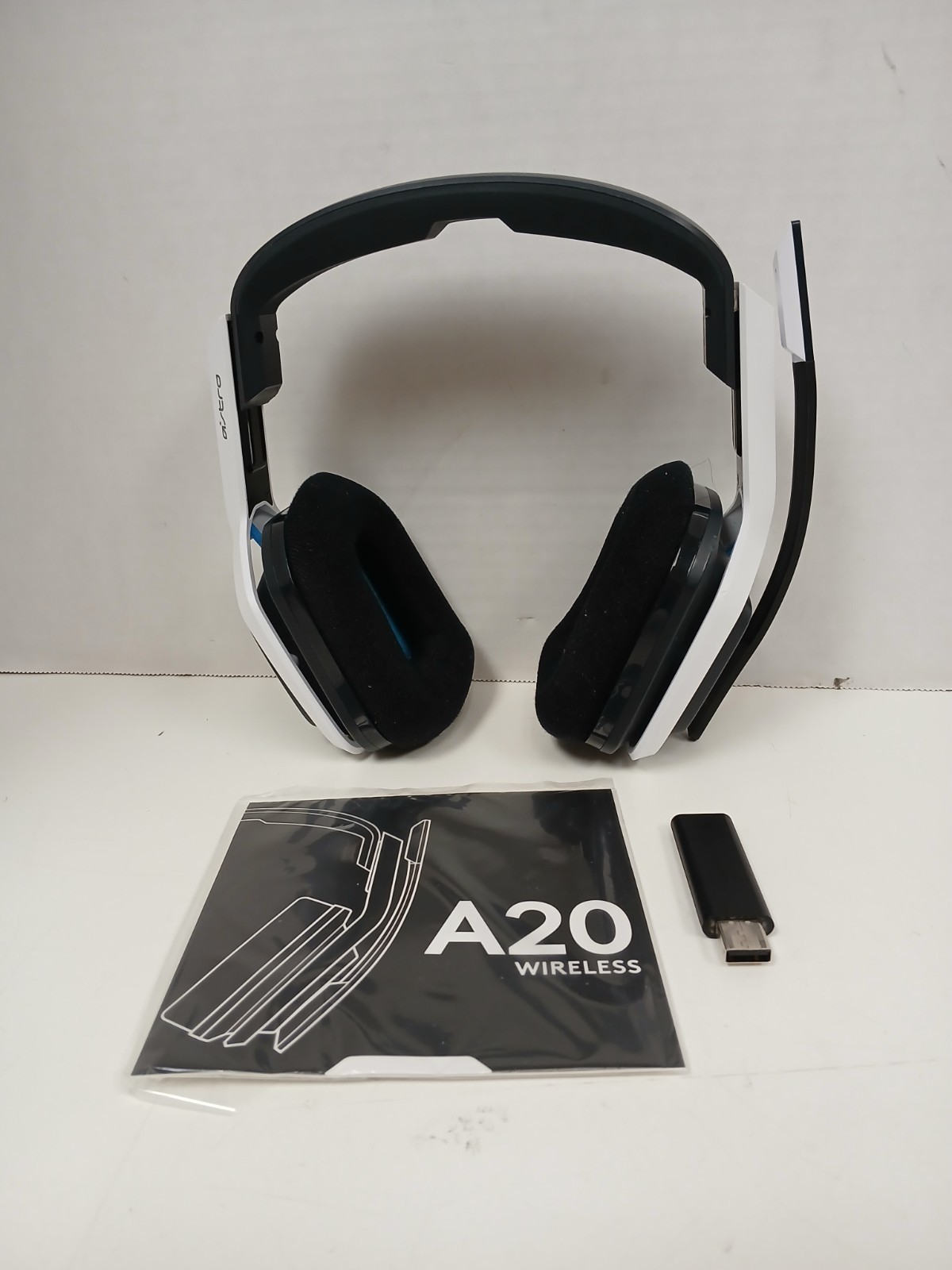 Logitech Astro A20 Wireless Gaming Headset *READ*