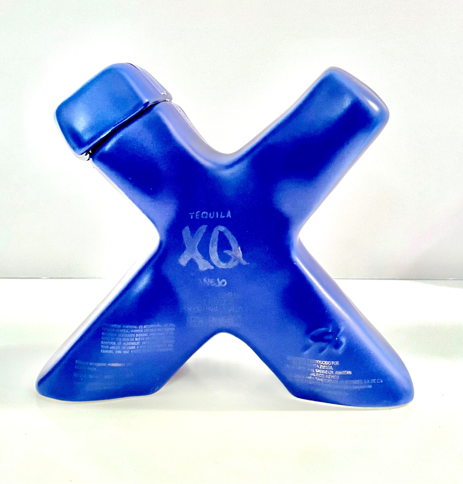 XQ Grand Reserva Anejo Tequila Blue Ceramic 750ml Bottle Decanter Empty