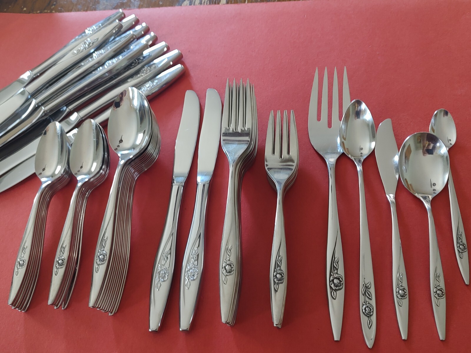 66pc Oneidacraft Deluxe LASTING ROSE Stainless 12x5pc Place Settings+ Oneida