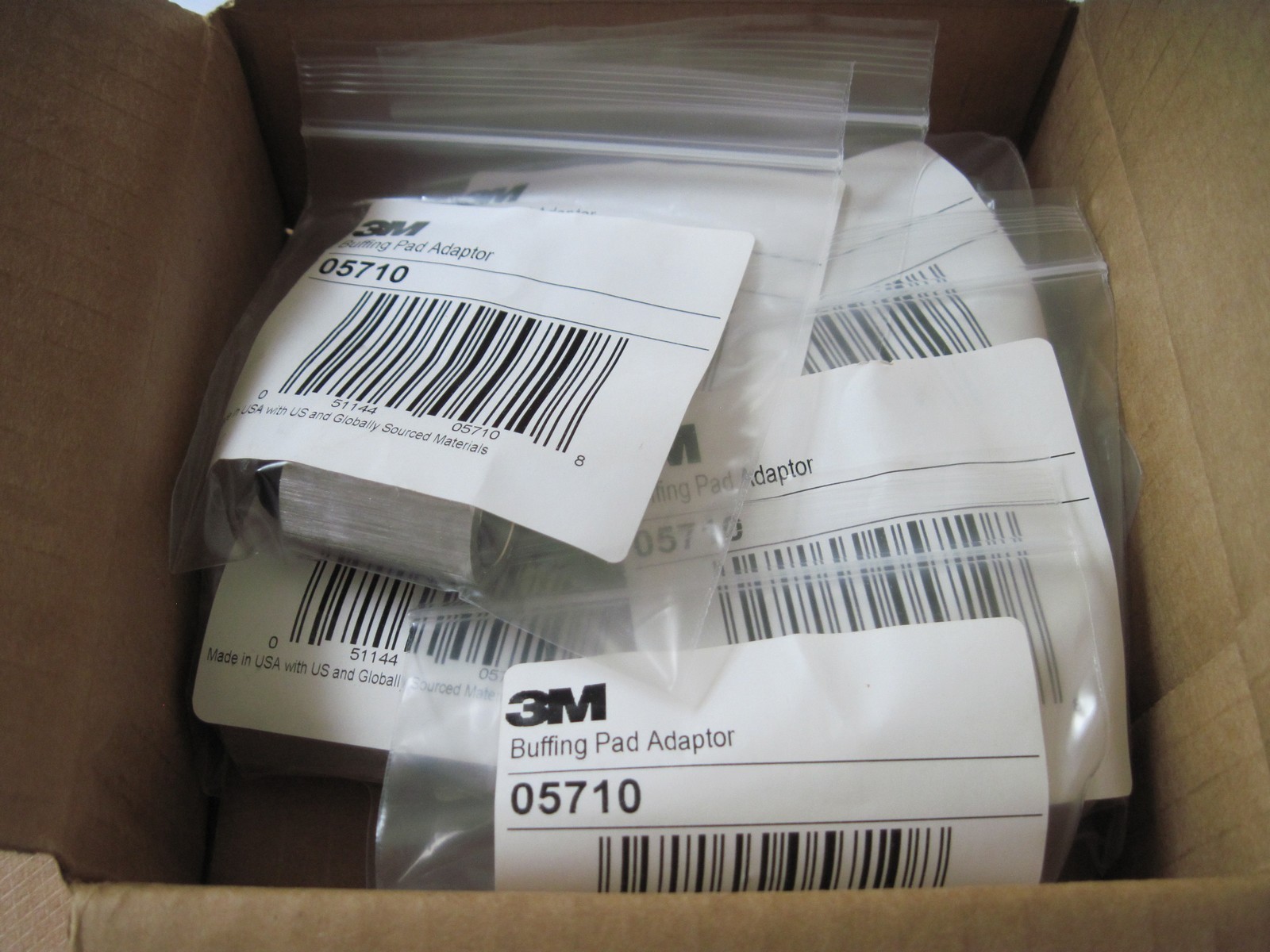 3M 05710 Buffing Pad Adaptor for 5/8" Shaft Rotary Polishers, NEW