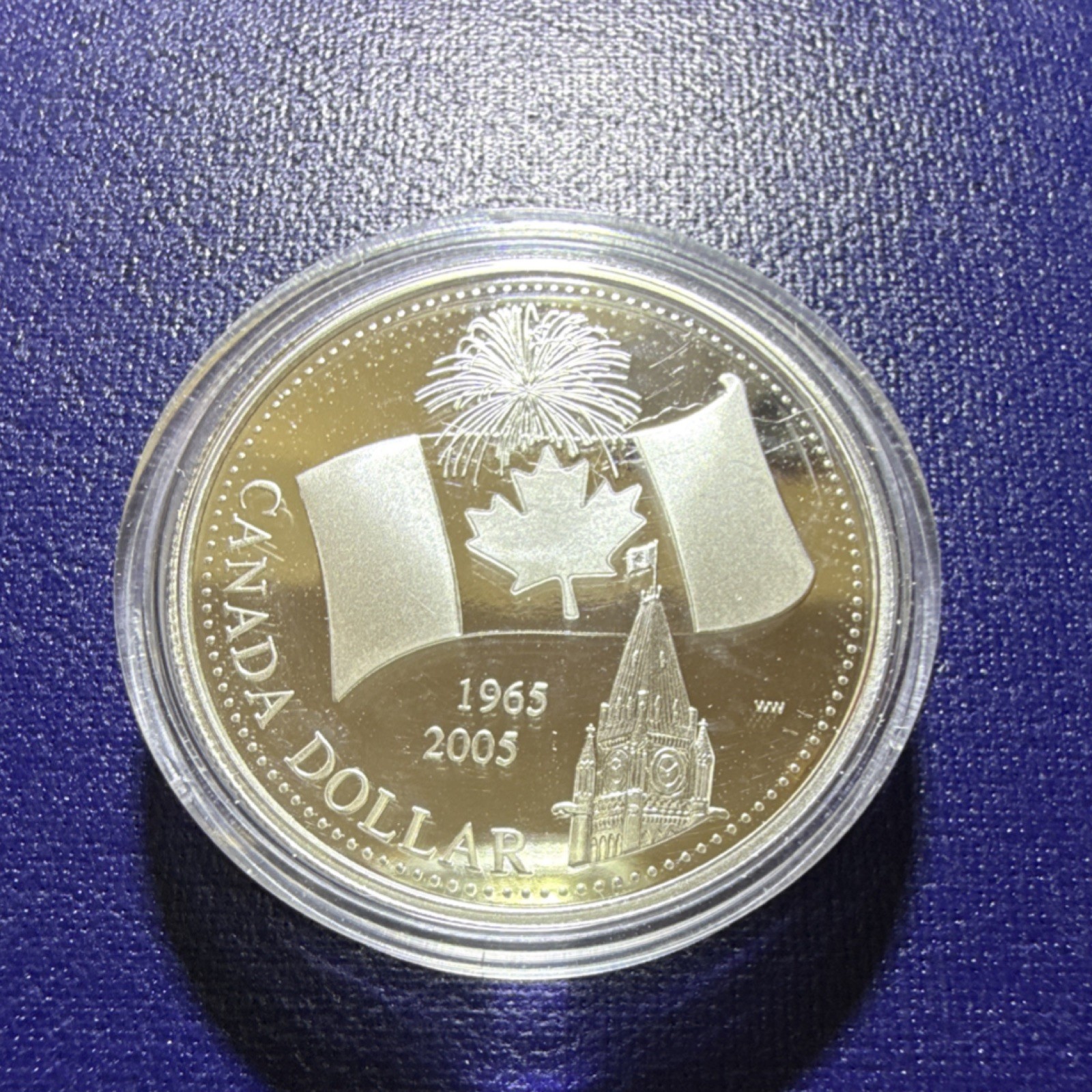 Canada 2005 Silver $1 Commemorative Coin Canadian Flag Parliament Elizabeth II