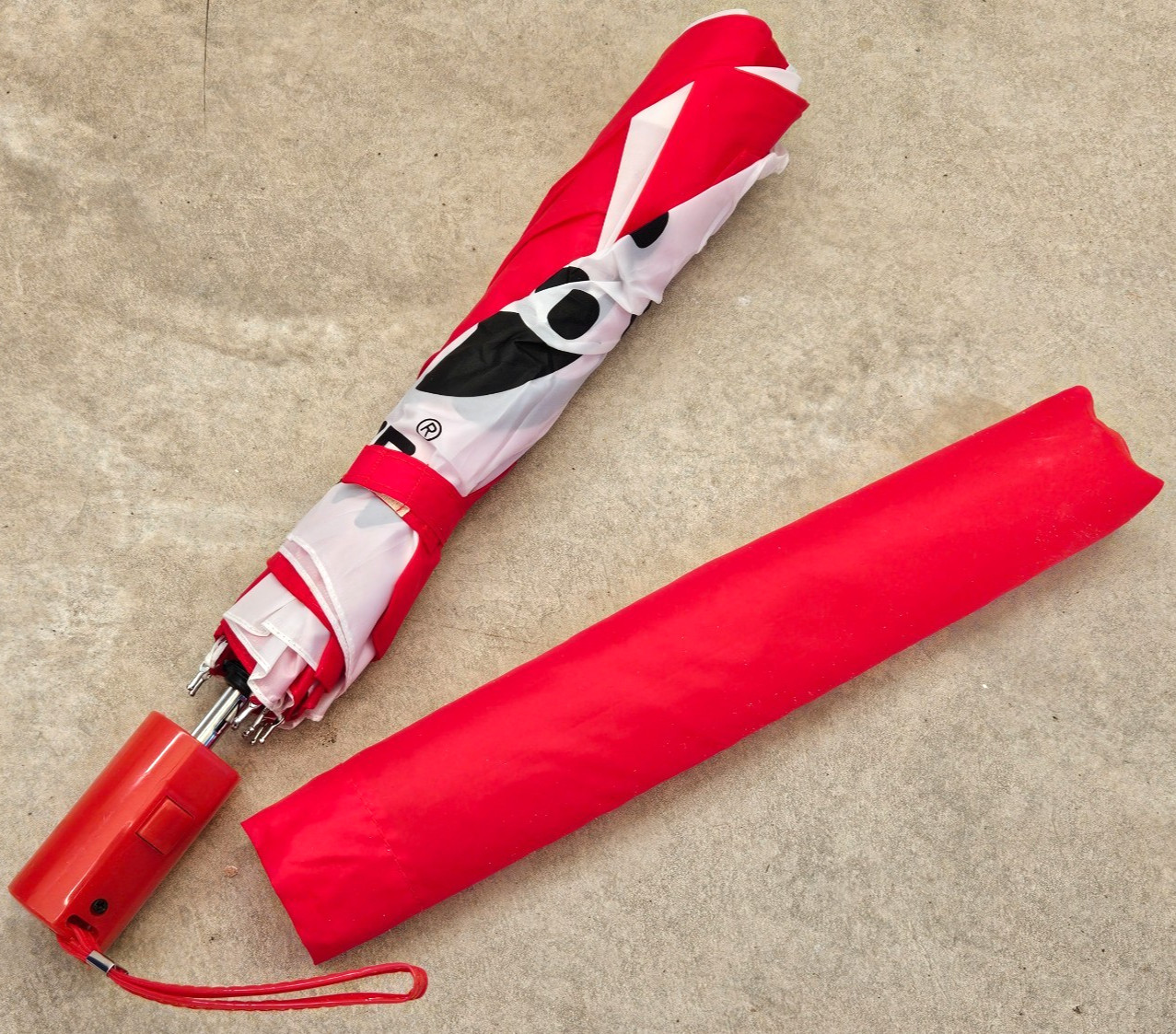 Vintage World Wildlife Foundation WWF Umbrella - Red White - Panda -New