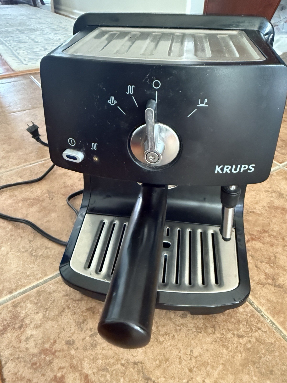 Krups XP-4000 15 Bar Pump Espresso-Cappuccino-Latte Machine