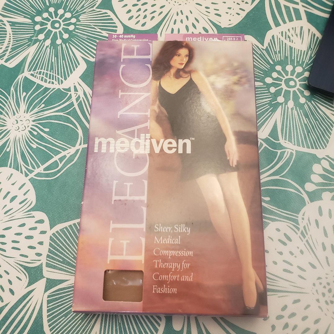 Mediven Elegance Reg Calf High Compression 12-16 Stockings Socks Size S WHITE