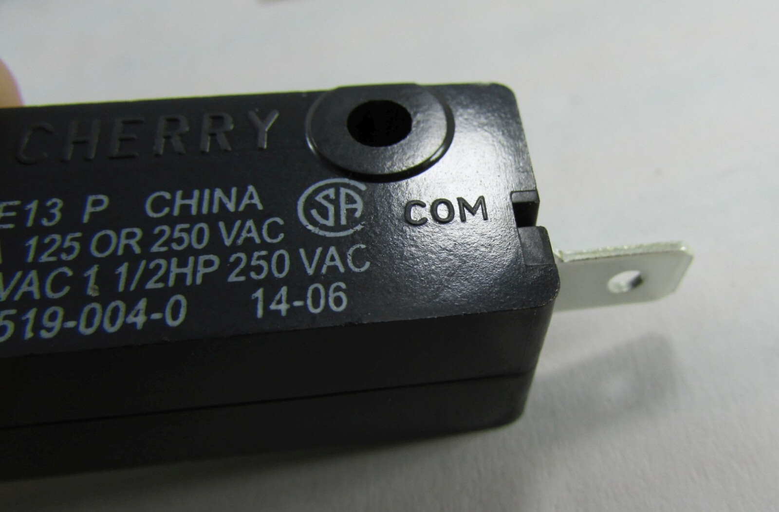 5 Cherry E13 15A Normally Open Snap Action Pushbutton Switch 125/250VAC E13-33EA