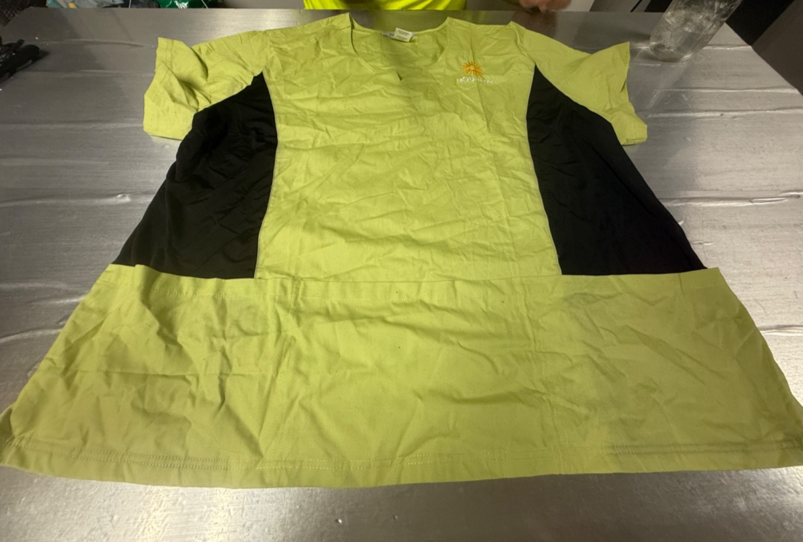 La Quinta Inn Logo Avocado & Black Scrub Size 3XL