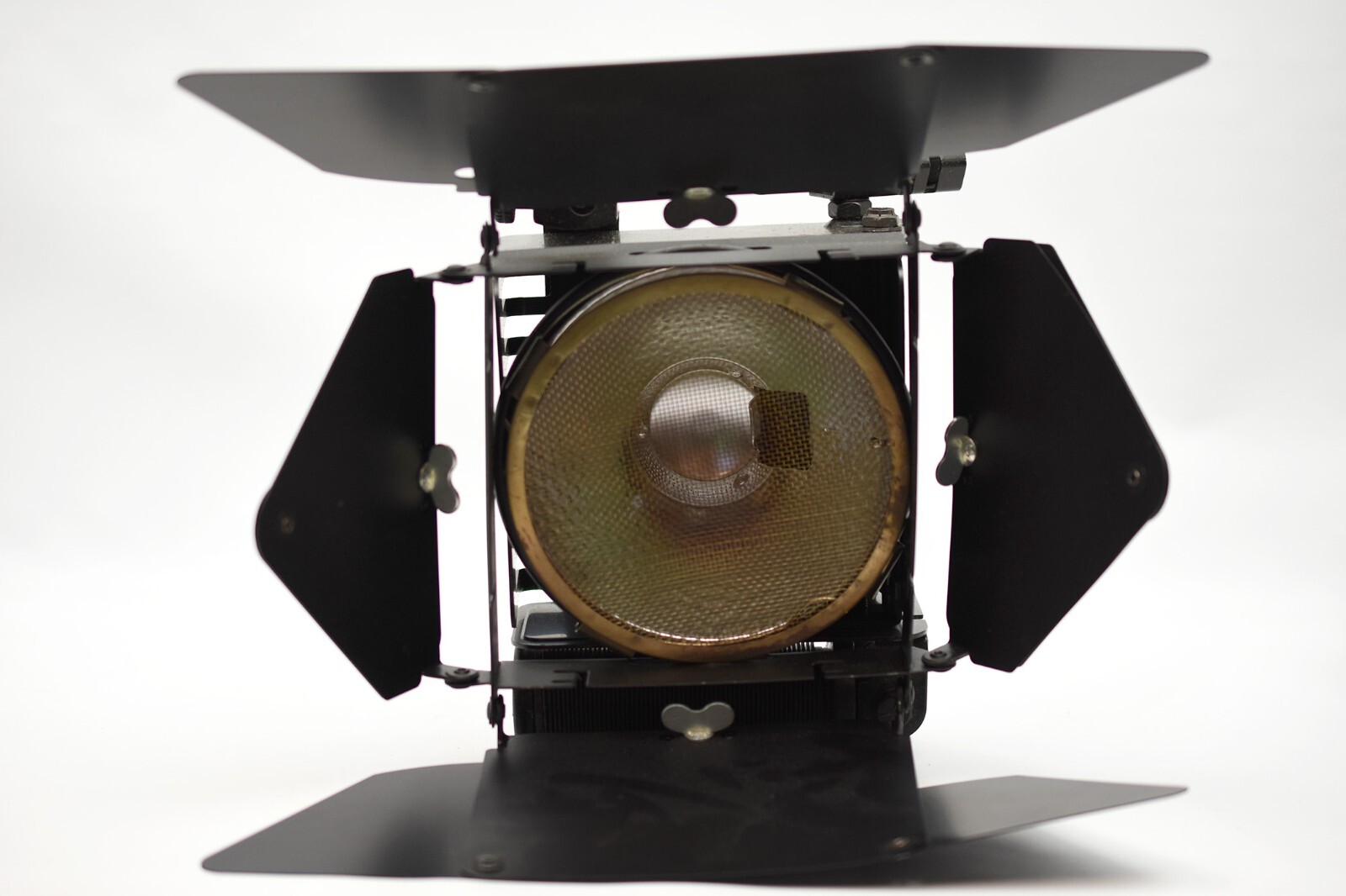 Lowel Omni Light 500 Watts w Barn Doors & Scrim