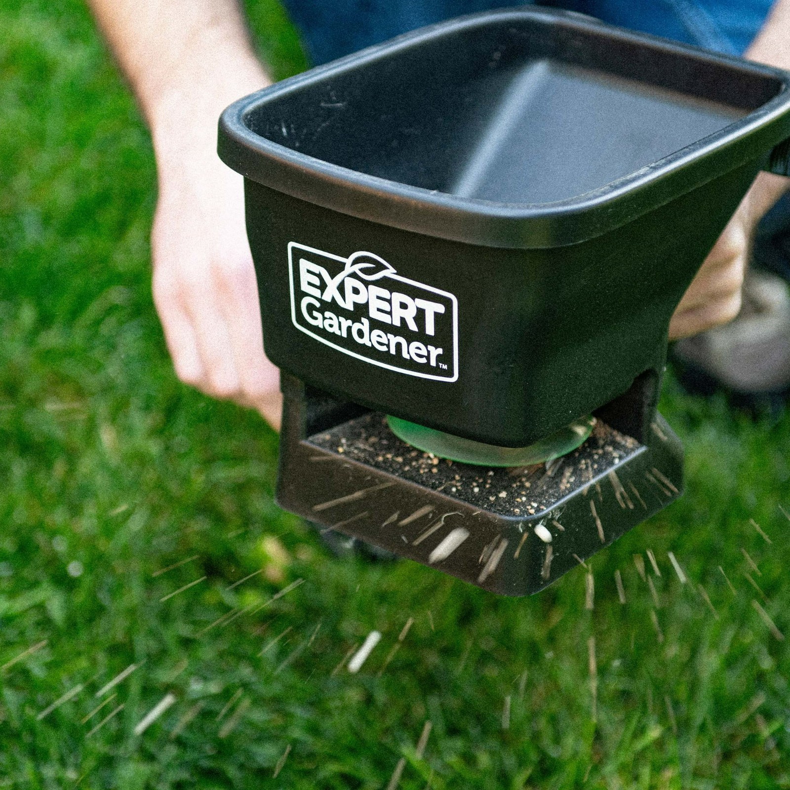 Expert Gardener 6 lb Capacity Handheld Broadcast Spreader
