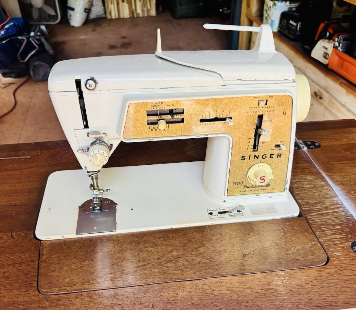 SINGER Touch & Sew Electric Household Sewing Machine w/ Folding Cabinet Table