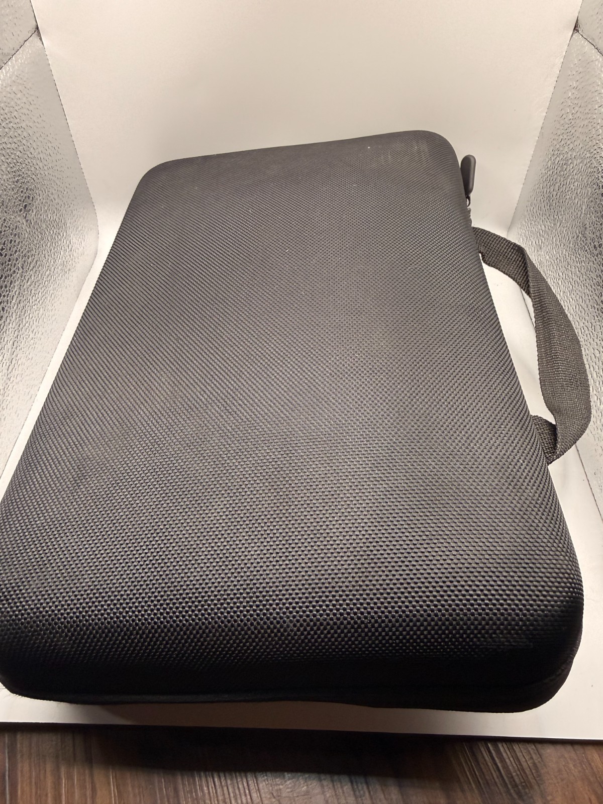 📸 GoPro Carrying Case + Accessory Bundle – Great Condition!