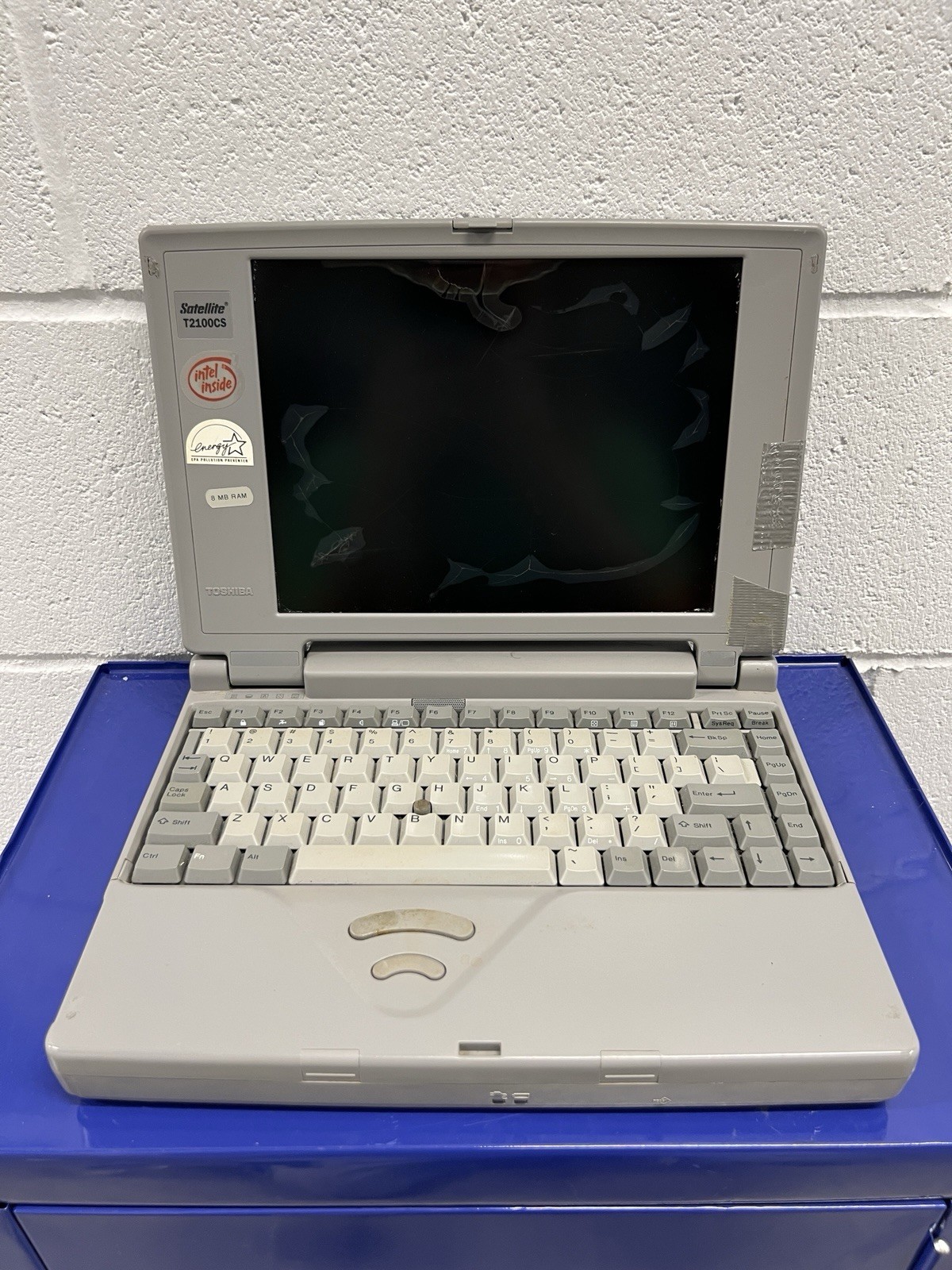 Toshiba Satellite Pro T2100CS Windows 95 Laptop AS IS