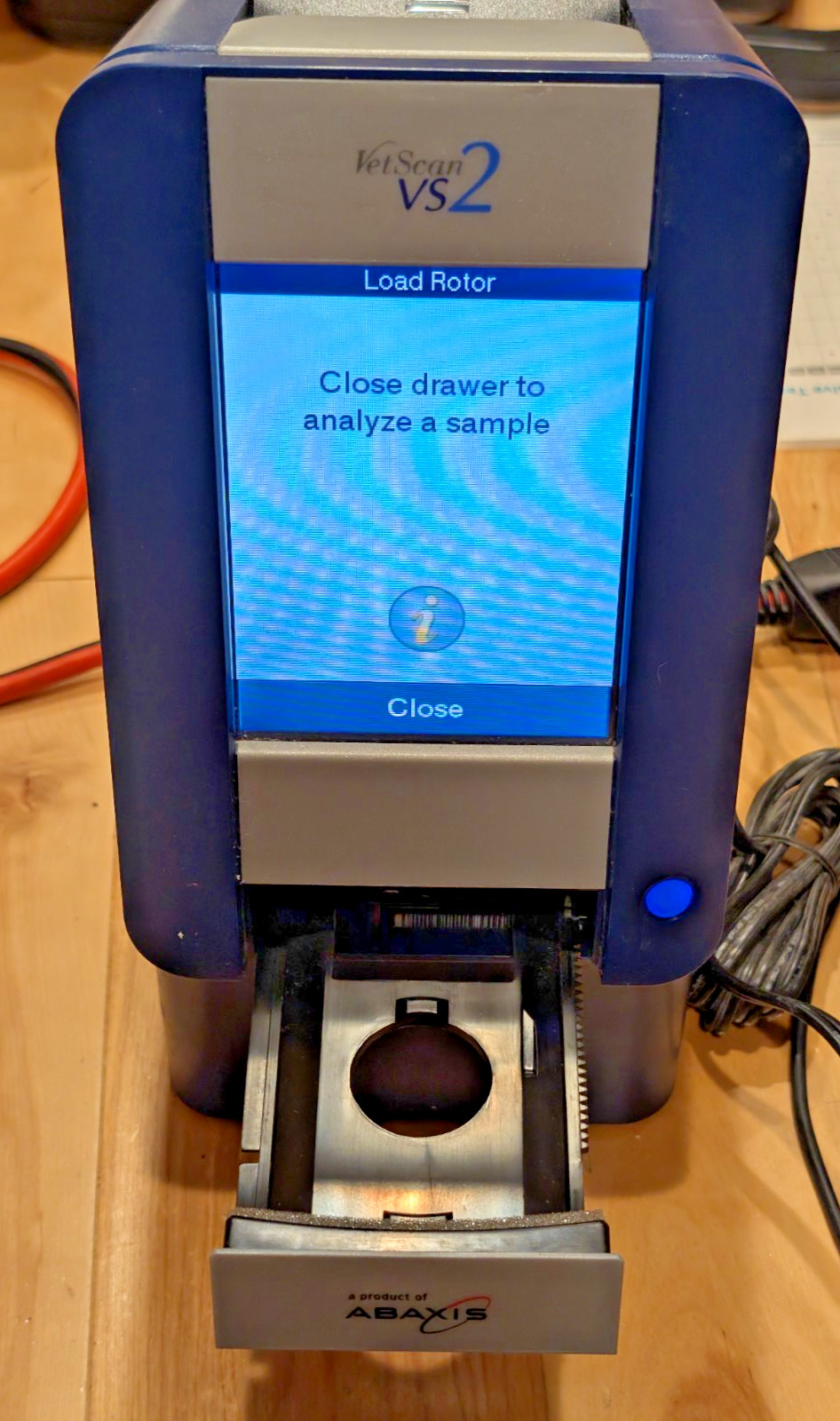 ABAXIS VETSCAN VS2 Veterinary Chemistry Analyzer BUNDLE Powered On Tested AS IS