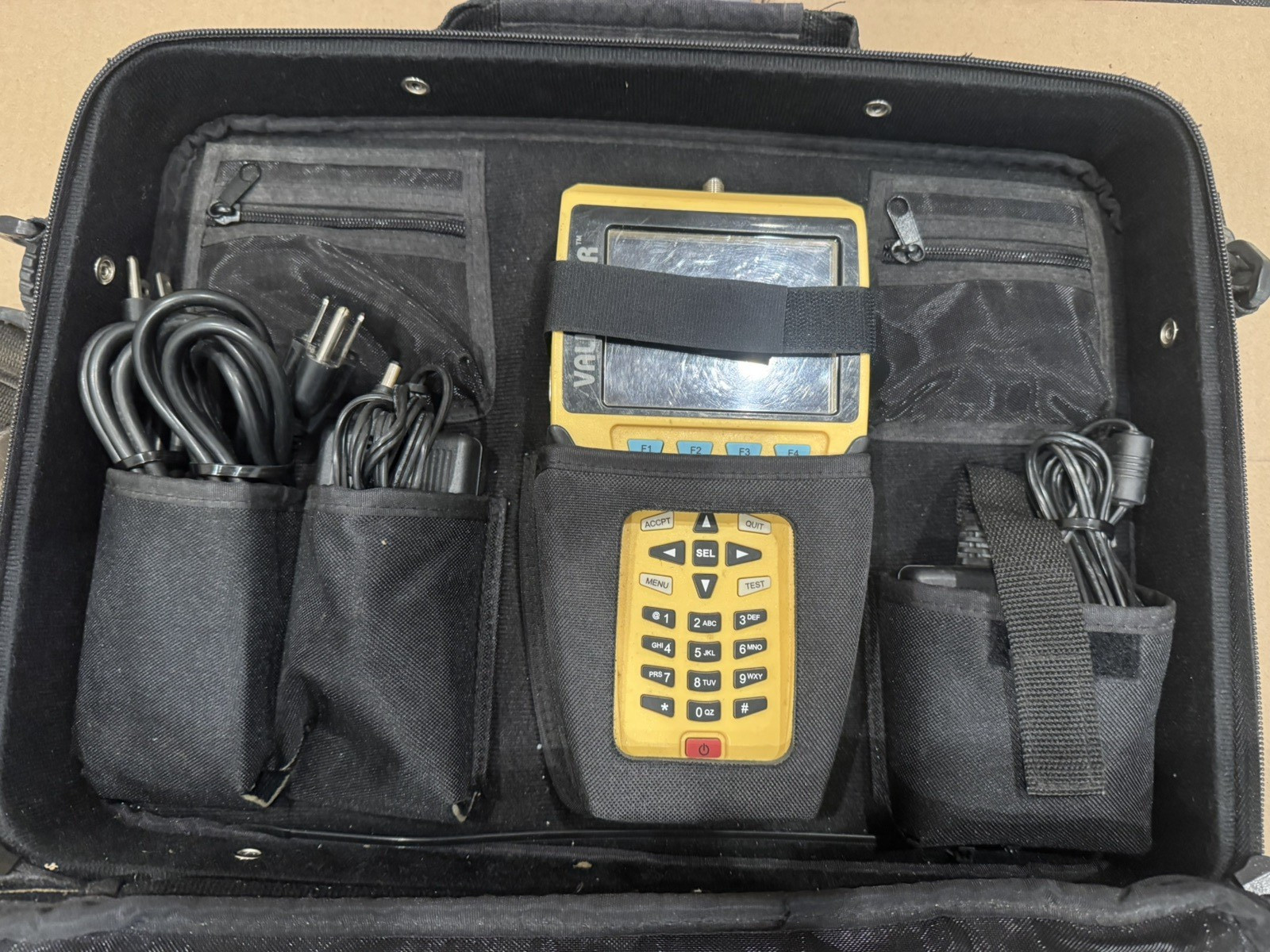Test-Um JDSU Validator NT900 with Case and Accessories (No Remote)