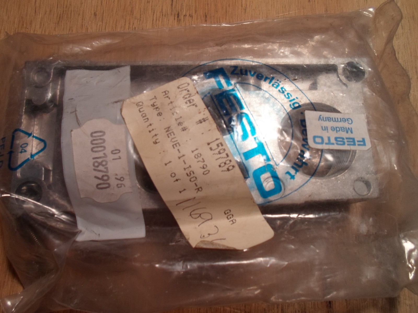 FESTO 18790 END PLATE (NEW IN PACKAGE)