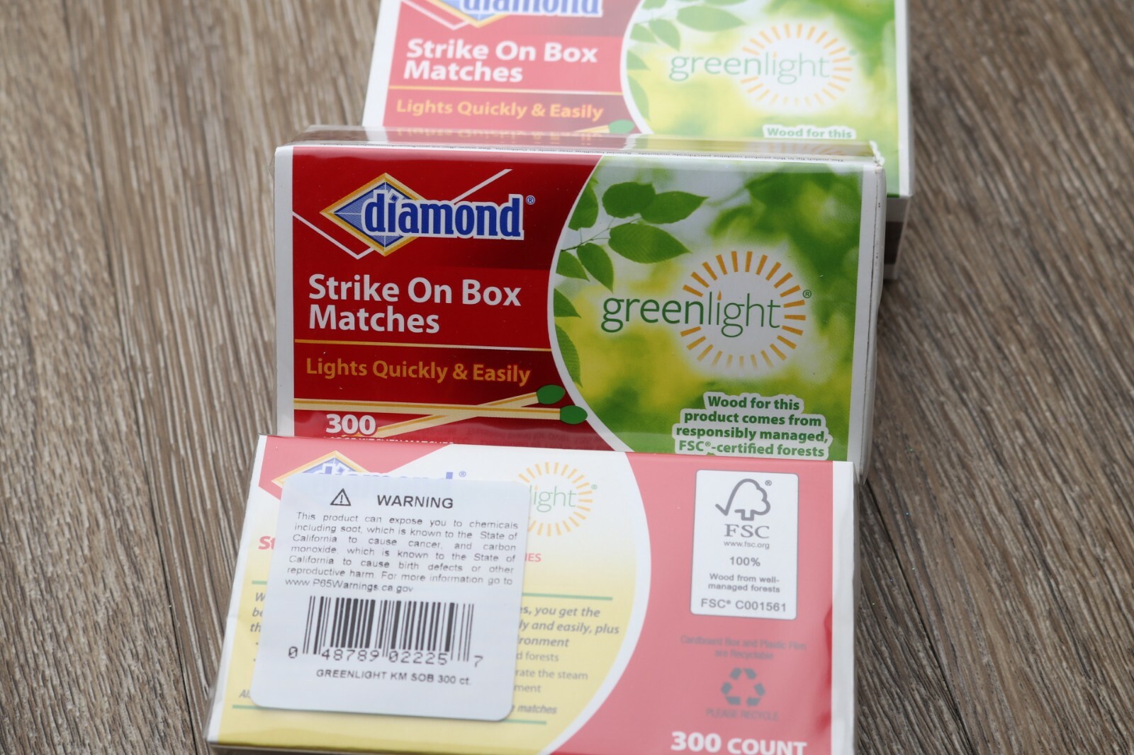 DIAMOND STRIKE ON BOX LARGE WOODEN KITCHEN MATCHES GREENLIGHT 3 Pack - 900 TOTAL