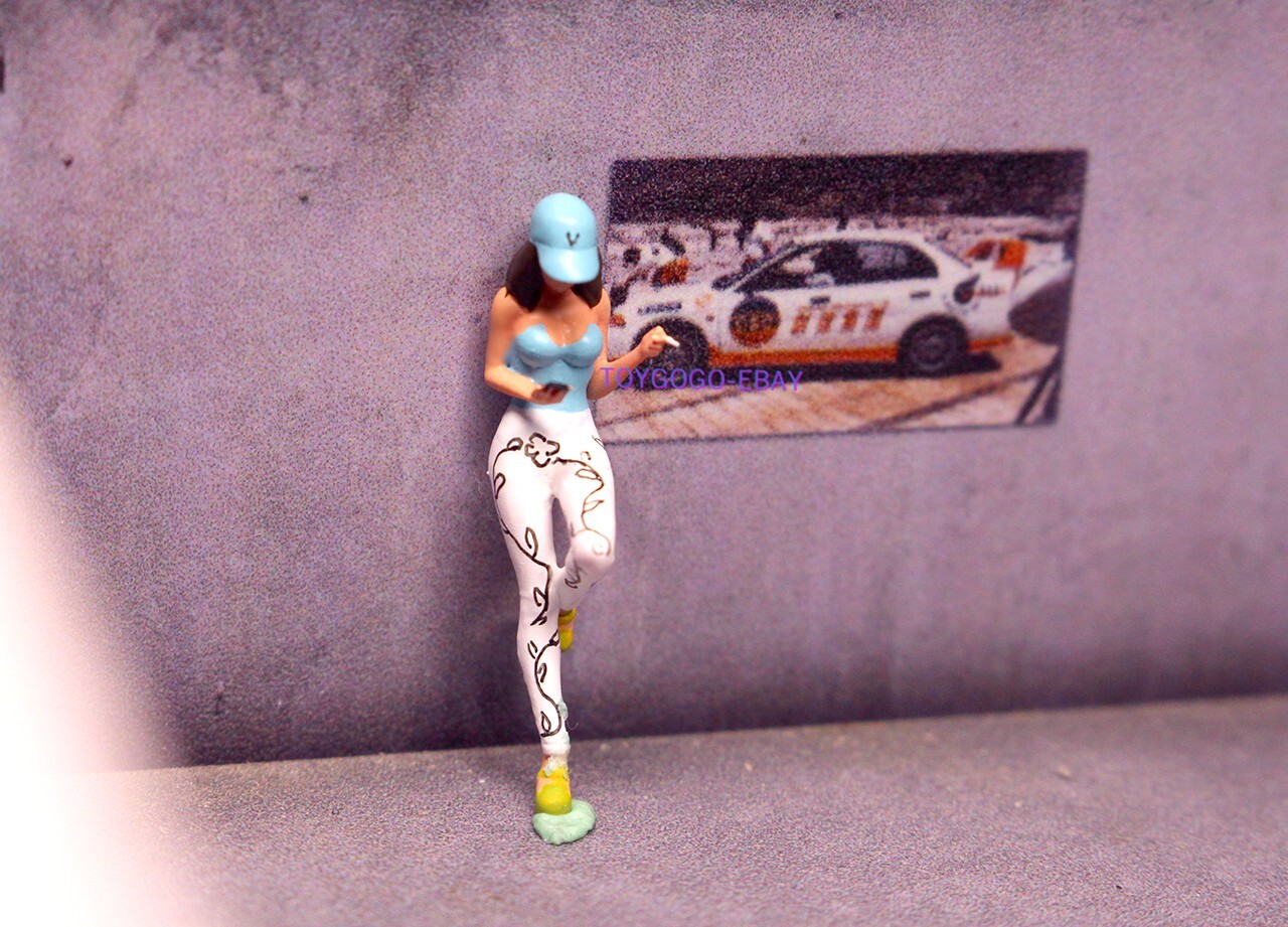 1/64 figure cool lady girl smoking model walking fit 1:64 car street diorama