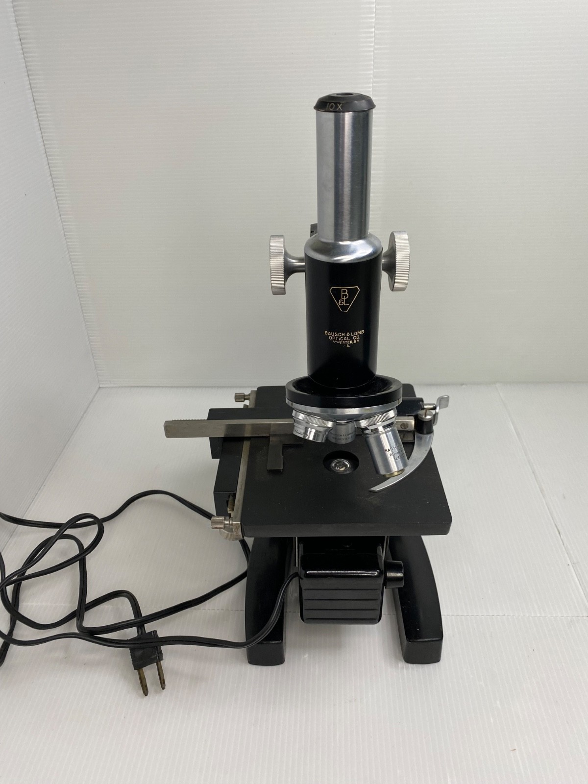Vintage Bausch & Lomb Microscope 43X 10X 48mm Objectives Illuminated Powers On