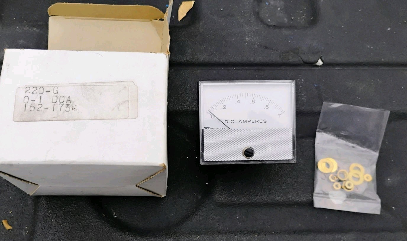 NOS Triplett 220-G 152-173 0-1 DC Amps Panel Meter / Gauge