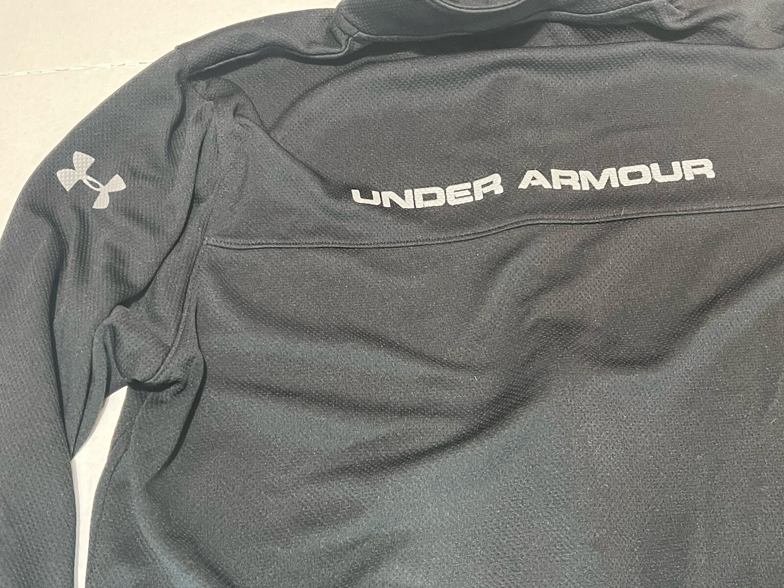 Under Armor Mens Size Large Loose With Logo On Back